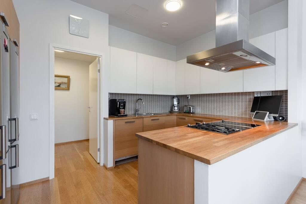 Spacious Home With Four Terrace, Sauna, Sea View هلسنكي المظهر الخارجي الصورة